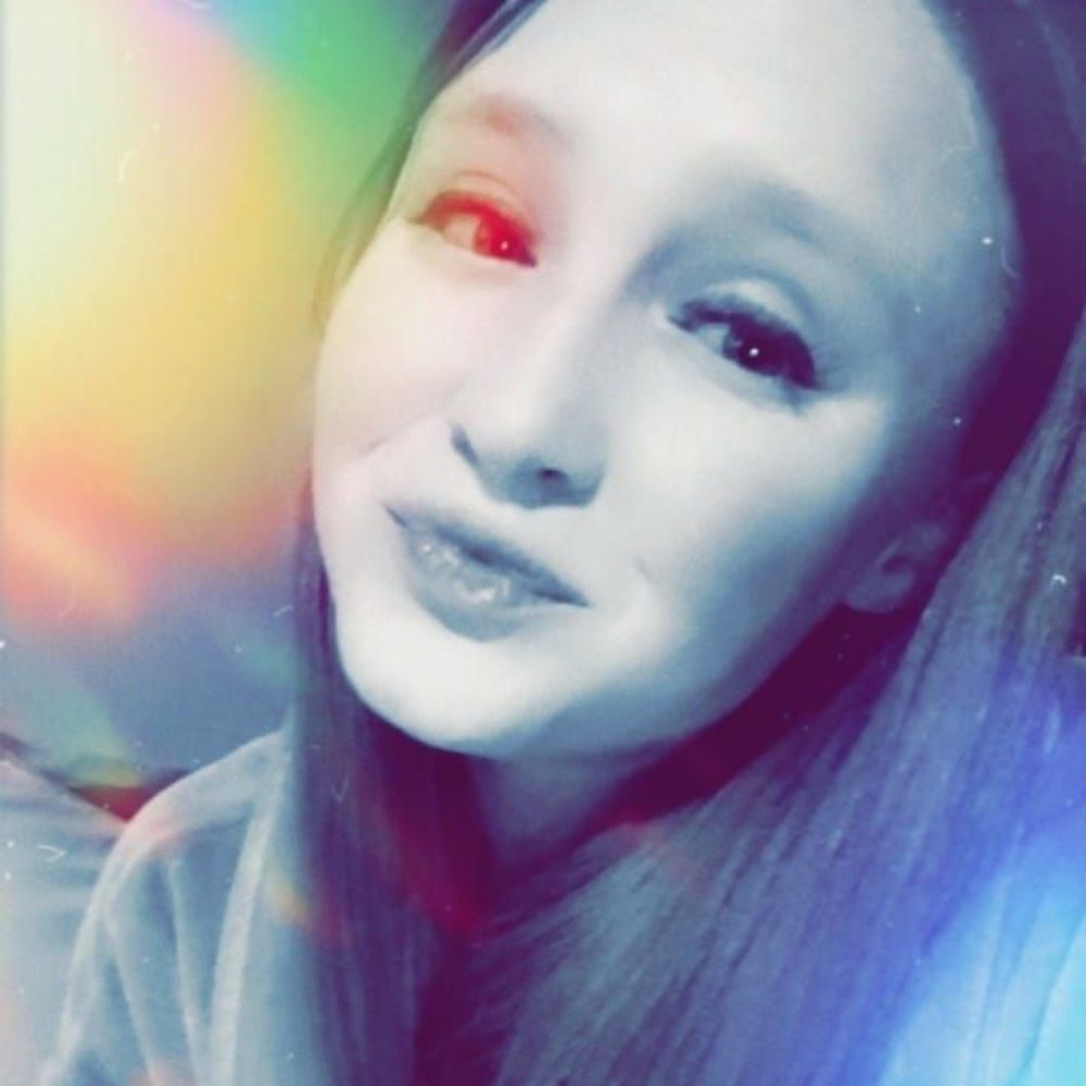 Meet your Posher, Caitlin